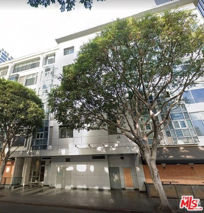 Building Photo - 630W W 6th St Unit 204 Rental