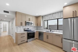 Photo - 18 6th St