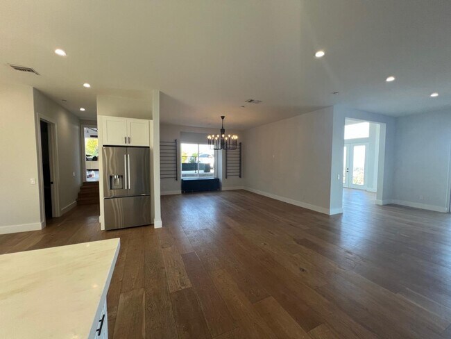 Photo - 2378 Edgehill Rd