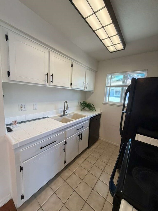 Photo - 4608 Via Vis