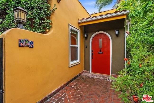 Photo - 828 N Crescent Heights Blvd