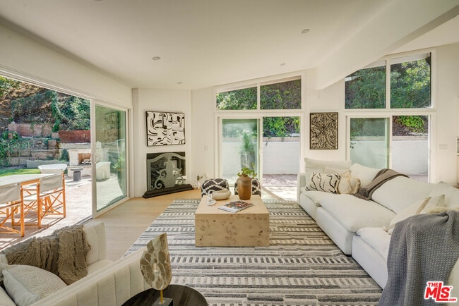 Photo - 10120 Cielo Dr