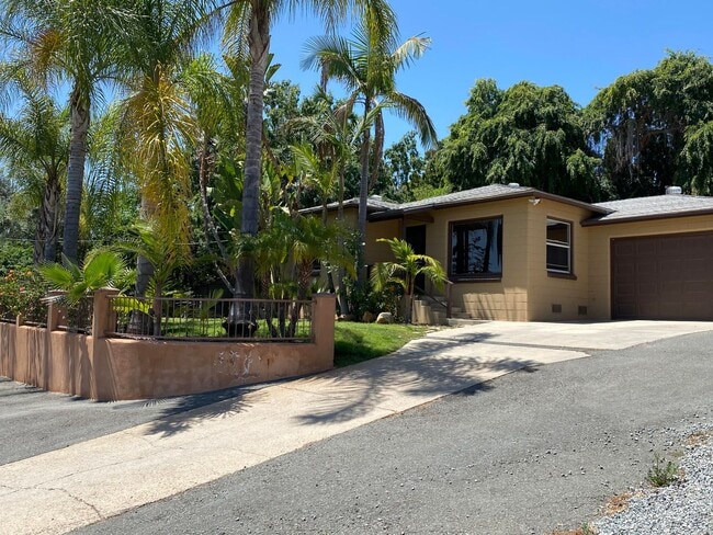 Lovely & Amazing Location-2 Bed/1 Bath Hom... - Lovely & Amazing Location-2 Bed/1 Bath Hom... House