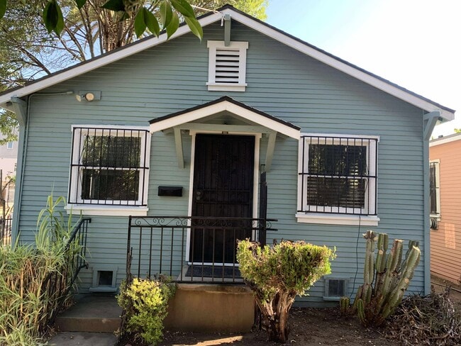 Photo - 402 Micheltorena St Apartments Unit 3/4