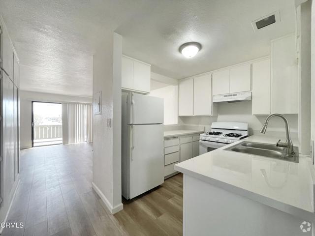 Building Photo - 553 W Pleasant Valley Rd Unit B-4 Rental