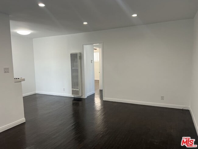 Photo - 1024 N Stanley Ave Unit 6