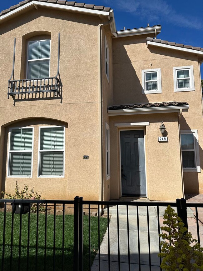 3 bed + Loft / 3.5 bath in Placentia, Ora... - 3 bed + Loft / 3.5 bath in Placentia, Ora...