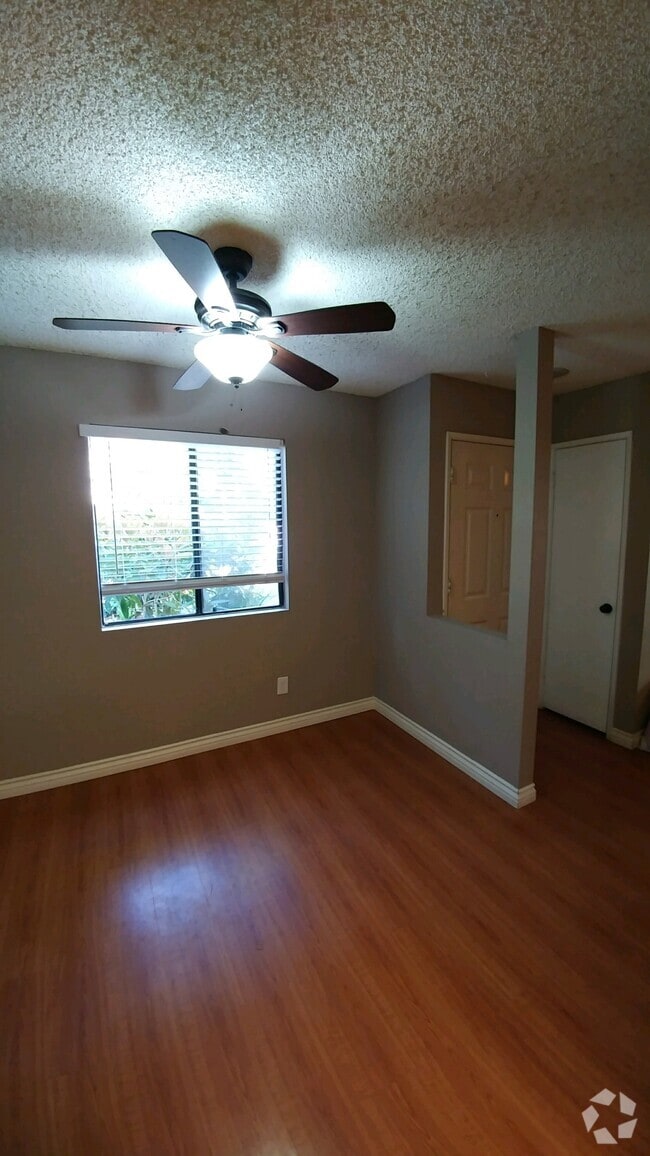Building Photo - 9459 Fairgrove Ln Unit Fairgrove Rental