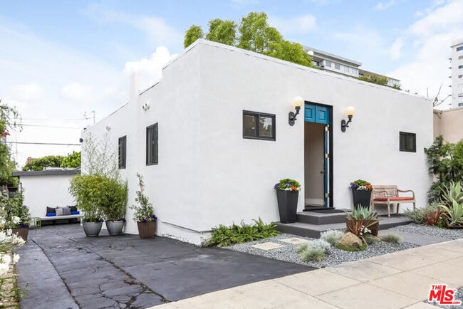 Photo - 9016 Dicks St