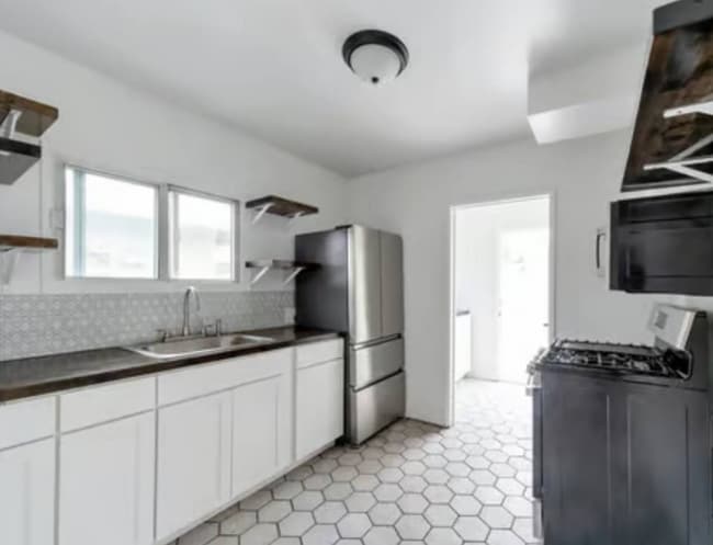 Photo - 6157 Clybourn Ave Unit 6157