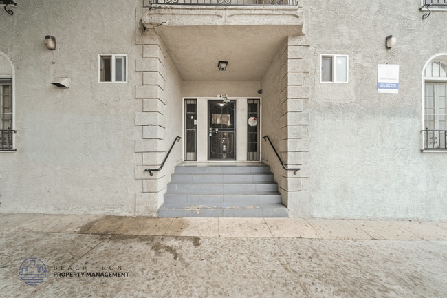 Photo - 402 N Soto St.