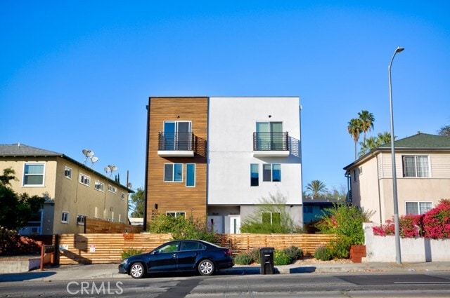 Photo - 11639 Burbank Blvd Townhome