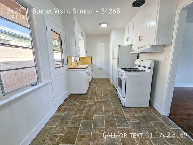 Photo - 2426 N Buena Vista St Unit 2426B