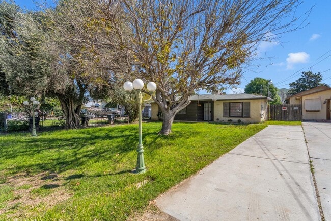 Photo - 4223 Temescal Ave