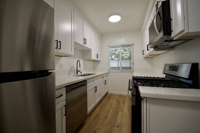Photo - 527 Serrano Ave Unit 02