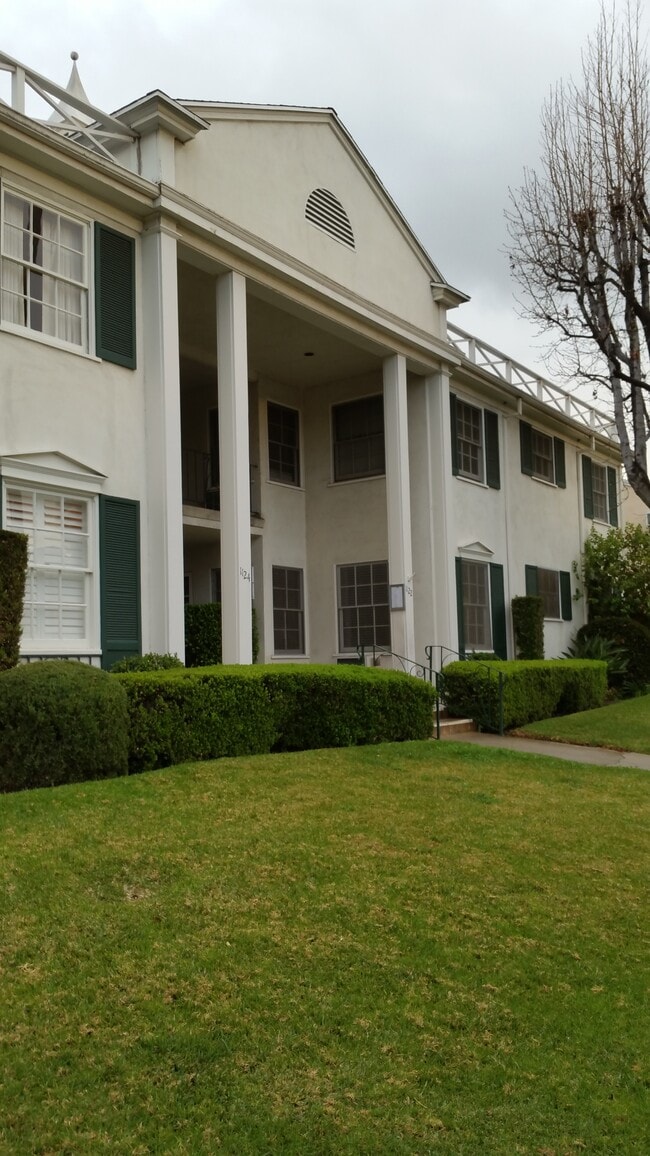 Photo - 1124 N Louise St Unit F