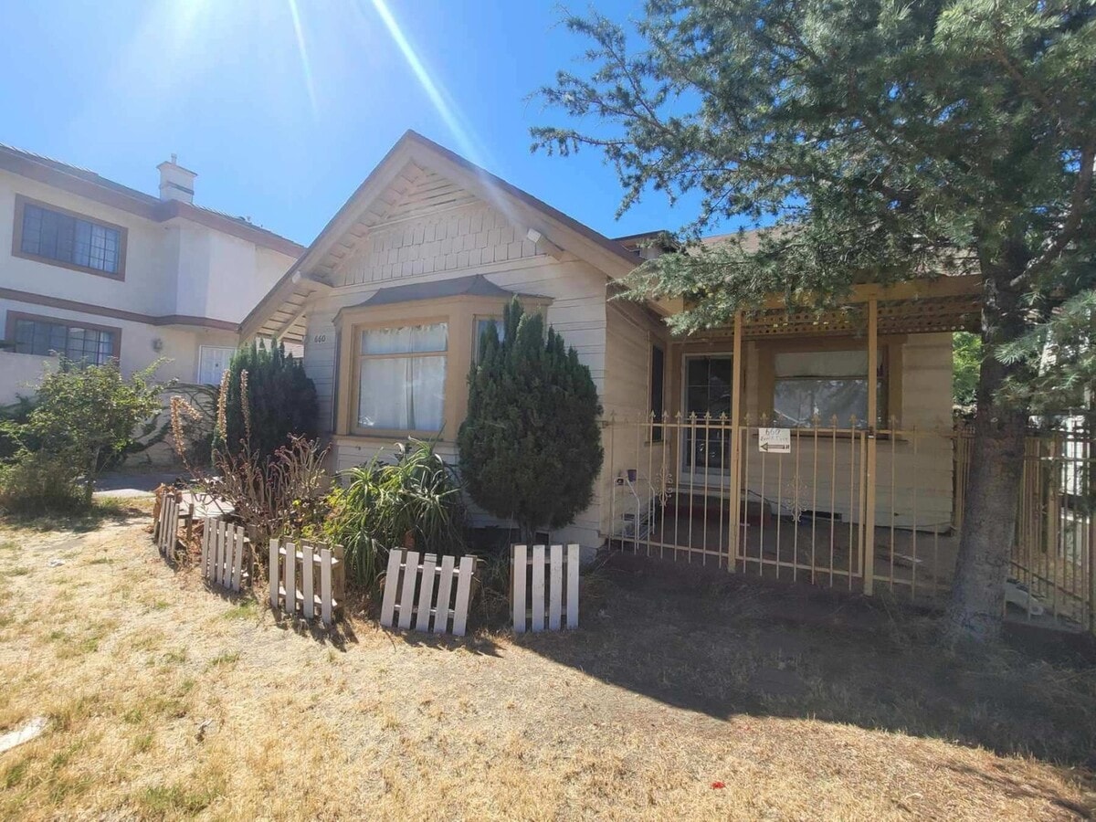 Photo - Charming Glendale Craftsman | 5 Bed, 1.5 B... House