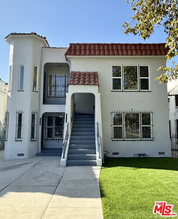 Building Photo - 1221 West Blvd