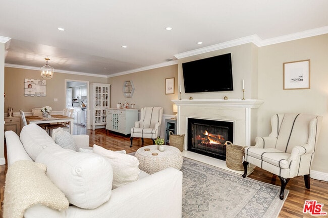 Building Photo - 4443 Saugus Ave Unit 3