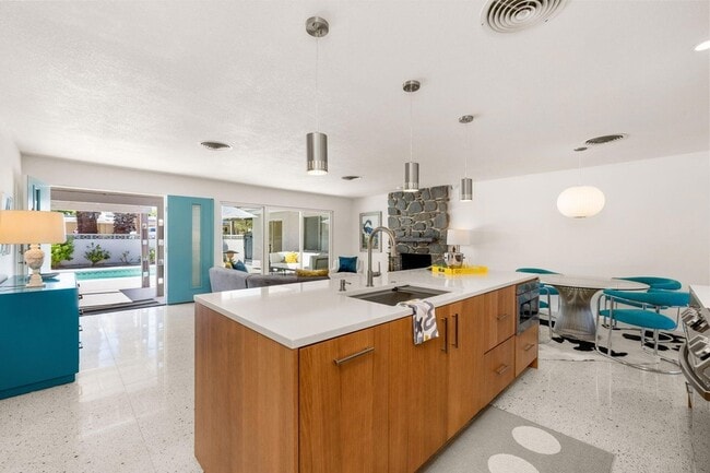 Photo - 74350 Covered Wagon Trail