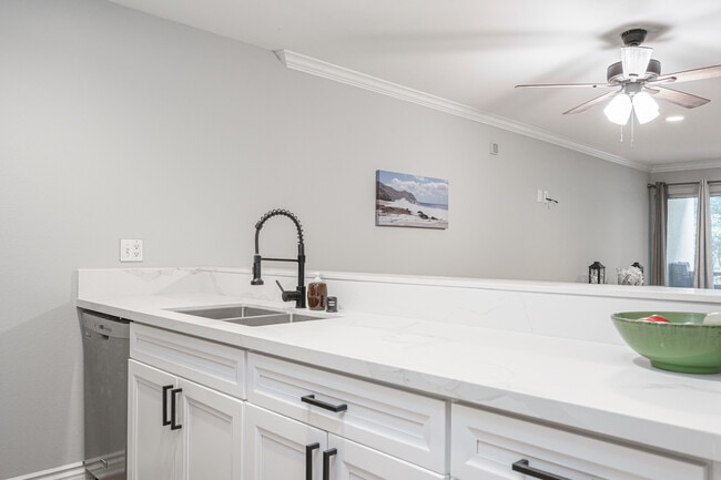 Photo - 1625 Hotel Cir S