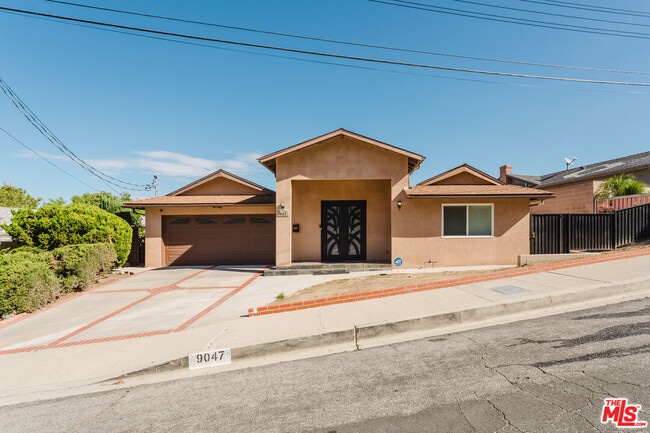 Building Photo - 9047 Riderwood Dr