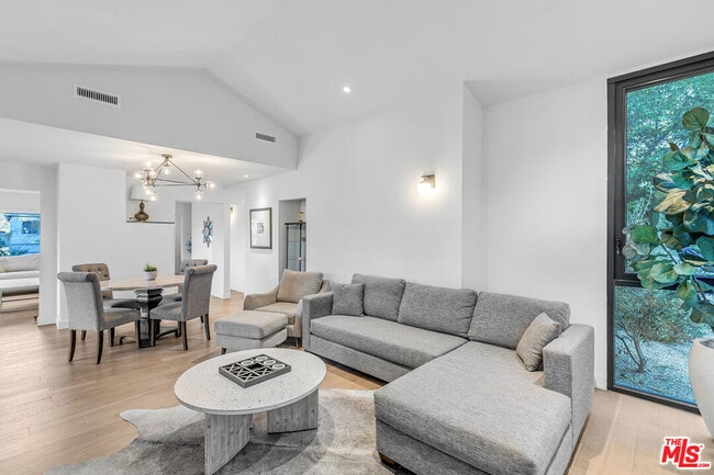 Photo - 3935 Kentucky Dr