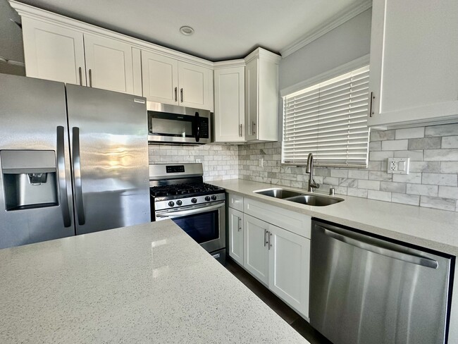 Photo - 4315 Kenwood Ave