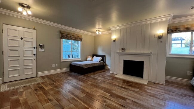 Photo - 10830 Lindbrook Dr Unit #10