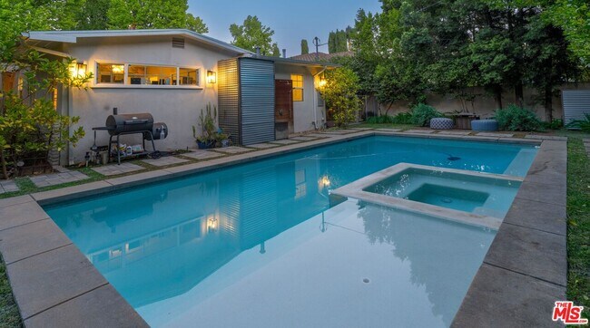 Photo - 5525 Matilija Ave