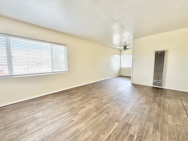Photo - 10107 S Hoover St Apartment Unit 3