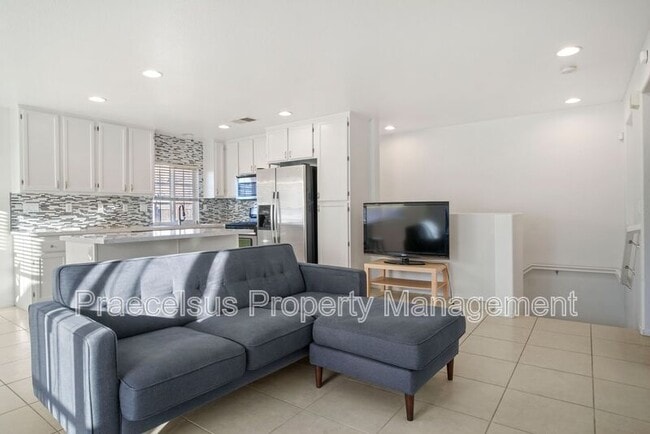 Photo - 1459 Claude Ln Unit 1