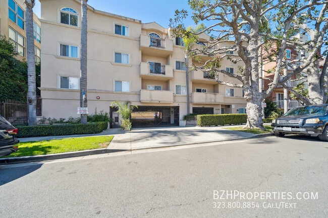 Photo - 2334 S Bentley Ave Apartment Unit 207