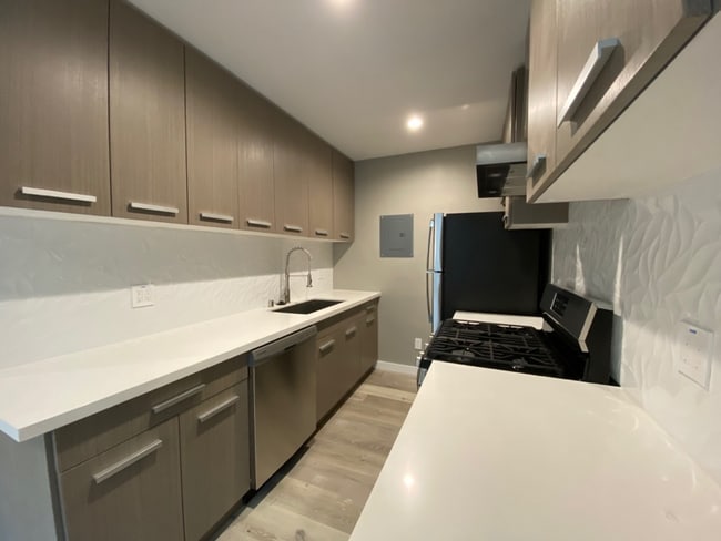 Photo - 514 S Mariposa Ave Unit 204