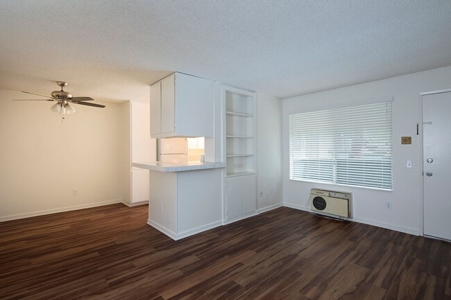 Photo - San Remo Court