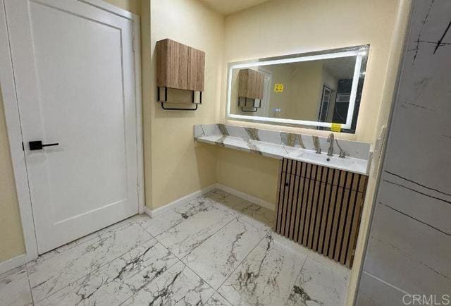 Photo - 1325 Avenue