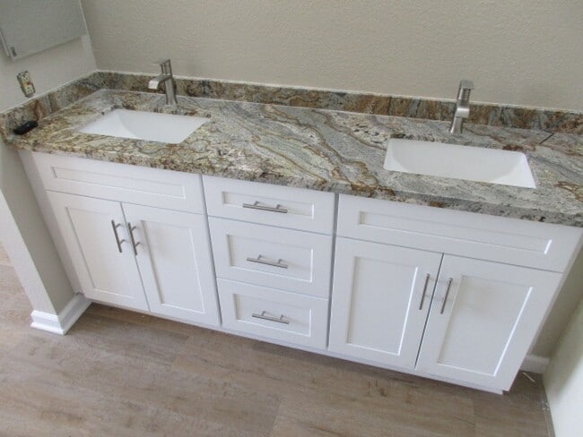 Photo - Mira Mesa - Canyon Bluff Complex - 2 Bed 2... Unit 31