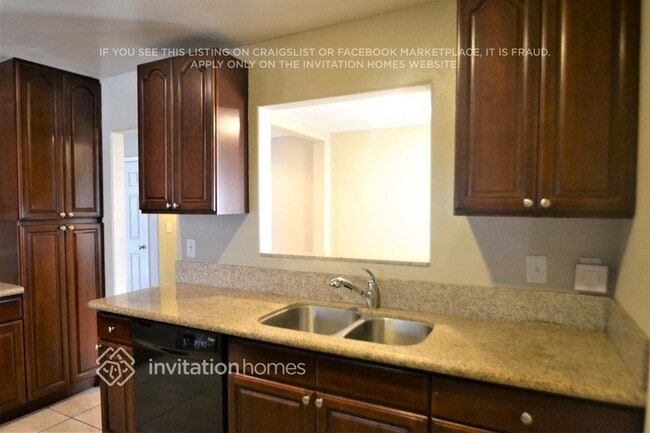 Photo - 810 Trinidad Way