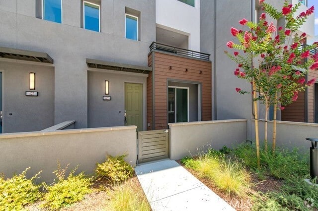 Building Photo - 627 S Lyon St Rental