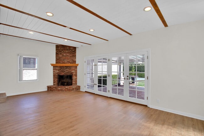 Photo - 746 N Catalina St