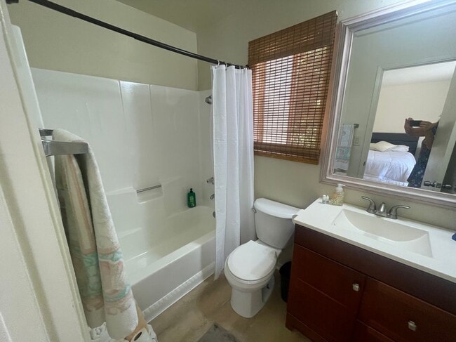 Photo - 178 Albert Pl
