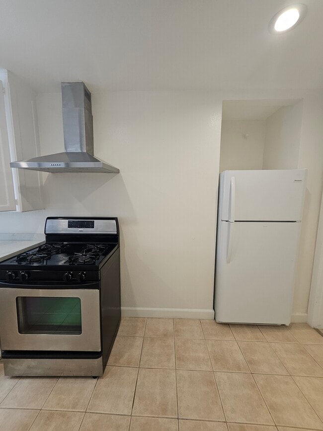 Photo - 13009 Venice Blvd Unit 13008 1/2 Venice Blvd.