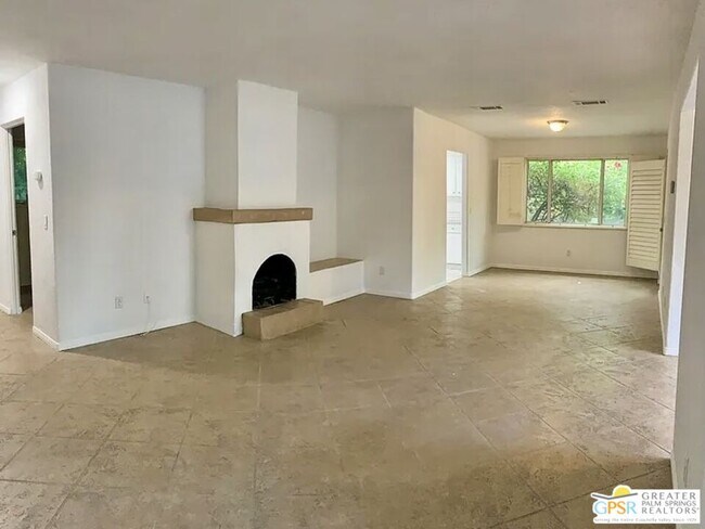 Photo - 123 W San Carlos Rd