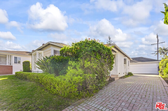 Photo - 5908 Abernathy Dr