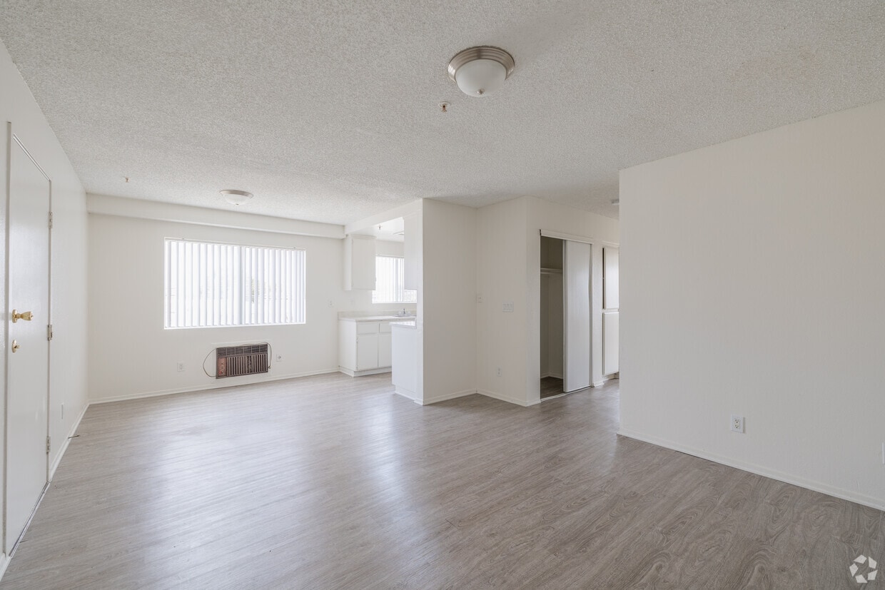 3D Tour - Evergreen Apartments