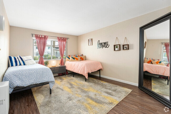 2 Bed 2 Bath - University Riverside Gardens