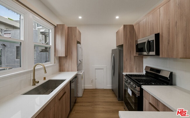 Photo - 5727 Carlton Way