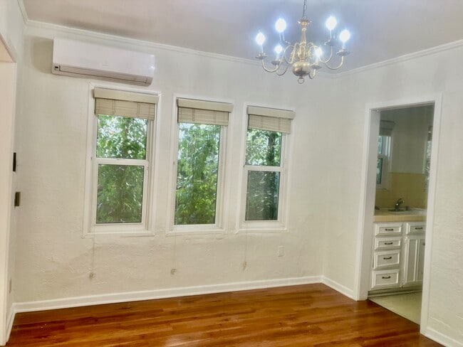 Large dining room - 430 S Oakhurst Dr Unit Lower