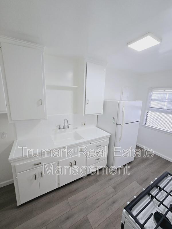 Building Photo - 106.5 E Randolph St Rental