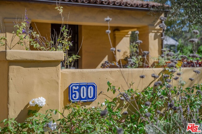 Photo - 500 N Las Palmas Ave